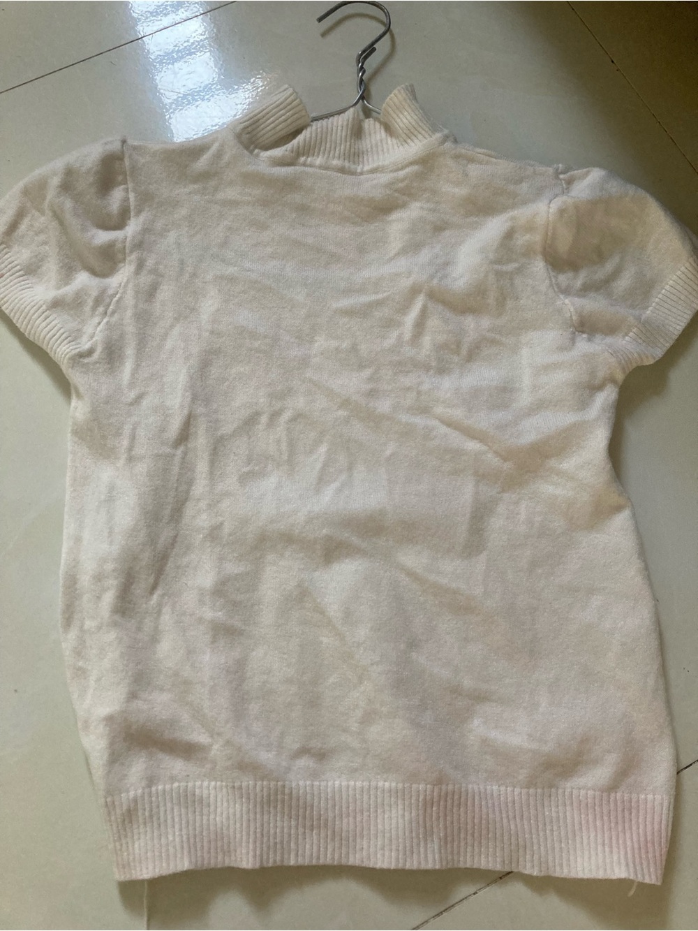 Short-Sleeve Turtleneck Sweater Top Cream
